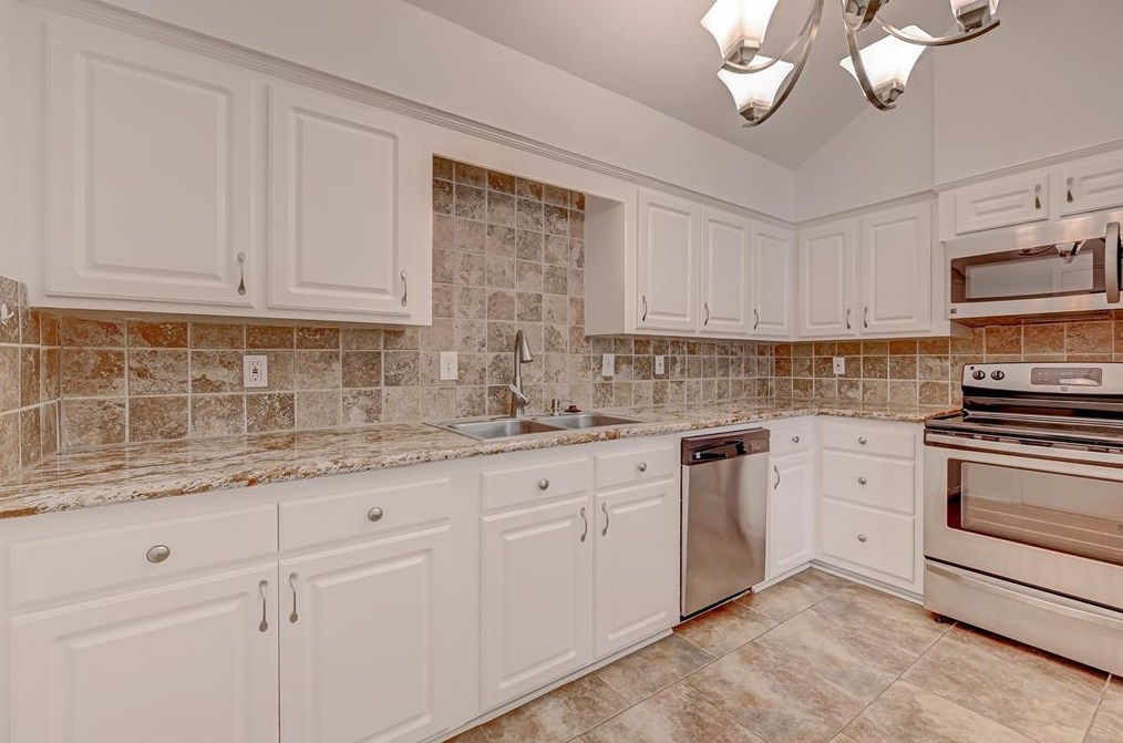 15006 Kimberley Ct, Houston TX 77079-5129 exterior