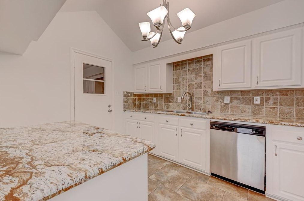 15006 Kimberley Ct, Houston TX 77079-5129 exterior