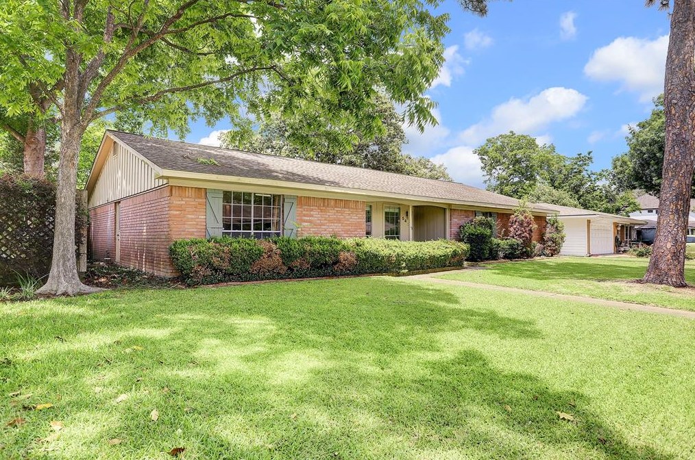 5438 Carew St, Houston TX  77096-1220 exterior