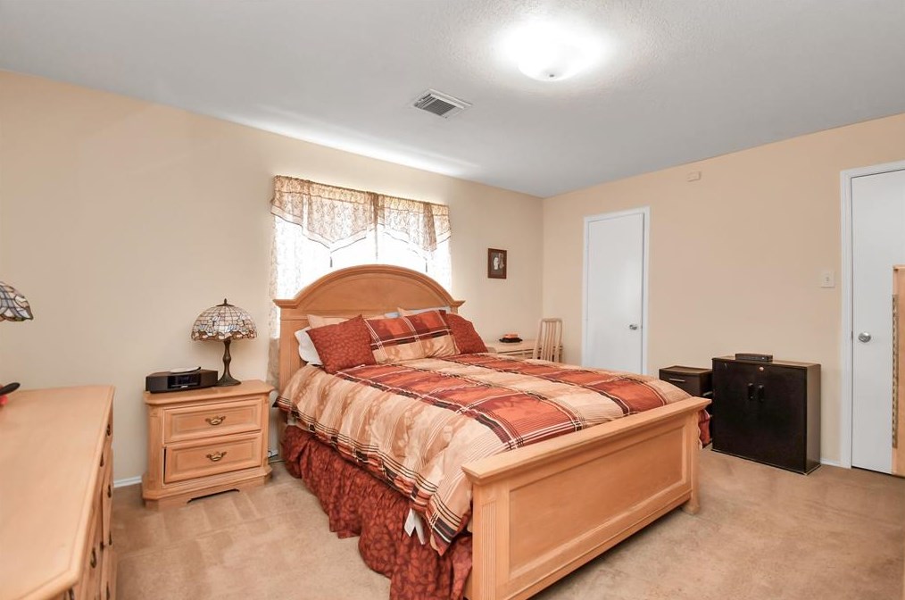 3339 Bent Spg Ct, Katy TX  77449-8160 exterior