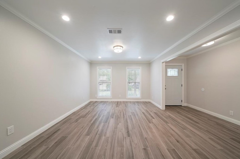 10311 Londonderry Dr, Houston TX  77043-3338 exterior