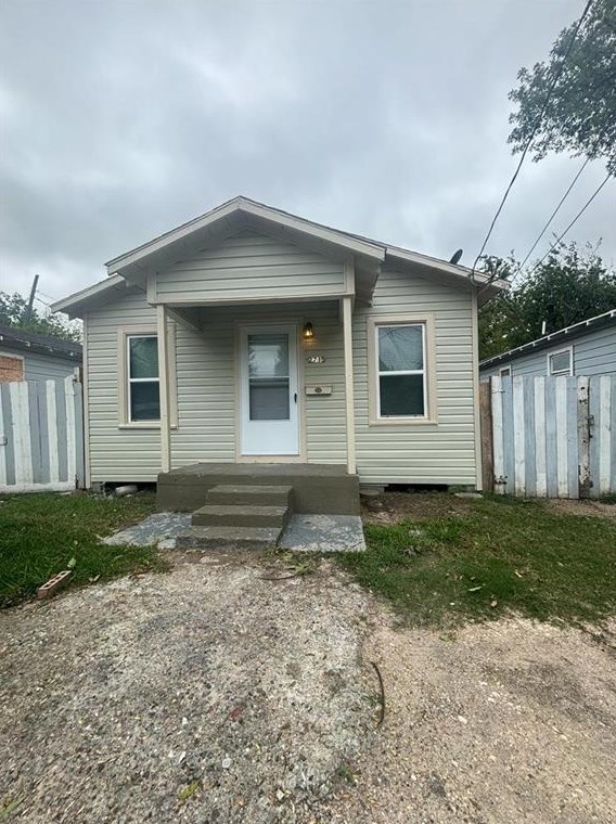 2715 Gregg St, Houston TX  77026-6157 exterior