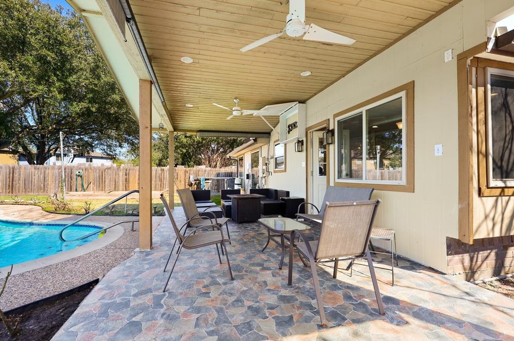 16918 Blue Mist Cir, Sugar Land TX  77498-4816 exterior