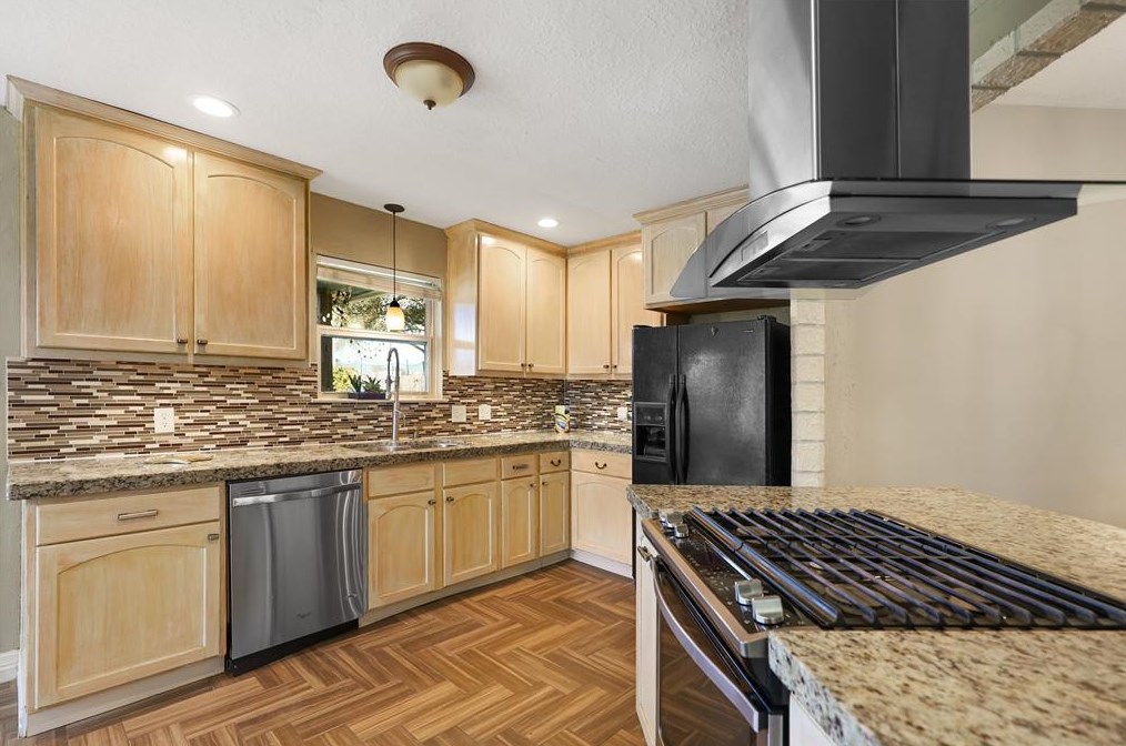 16918 Blue Mist Cir, Sugar Land TX  77498-4816 exterior