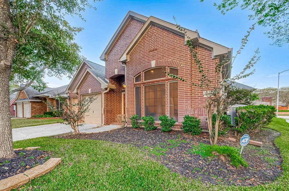 643 Avery Dr, Sugar Land TX  77479-5714 exterior