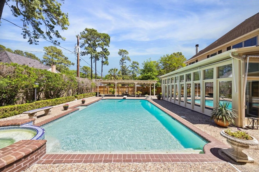 5430 Havenwoods Dr, Houston TX 77066-2522 exterior