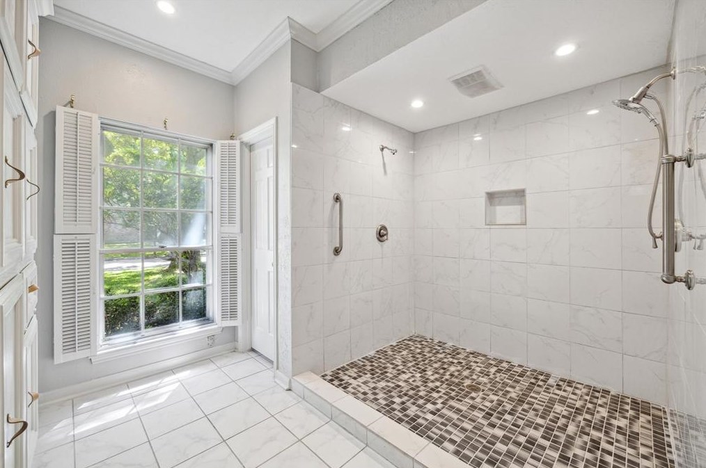 5430 Havenwoods Dr, Houston TX 77066-2522 exterior