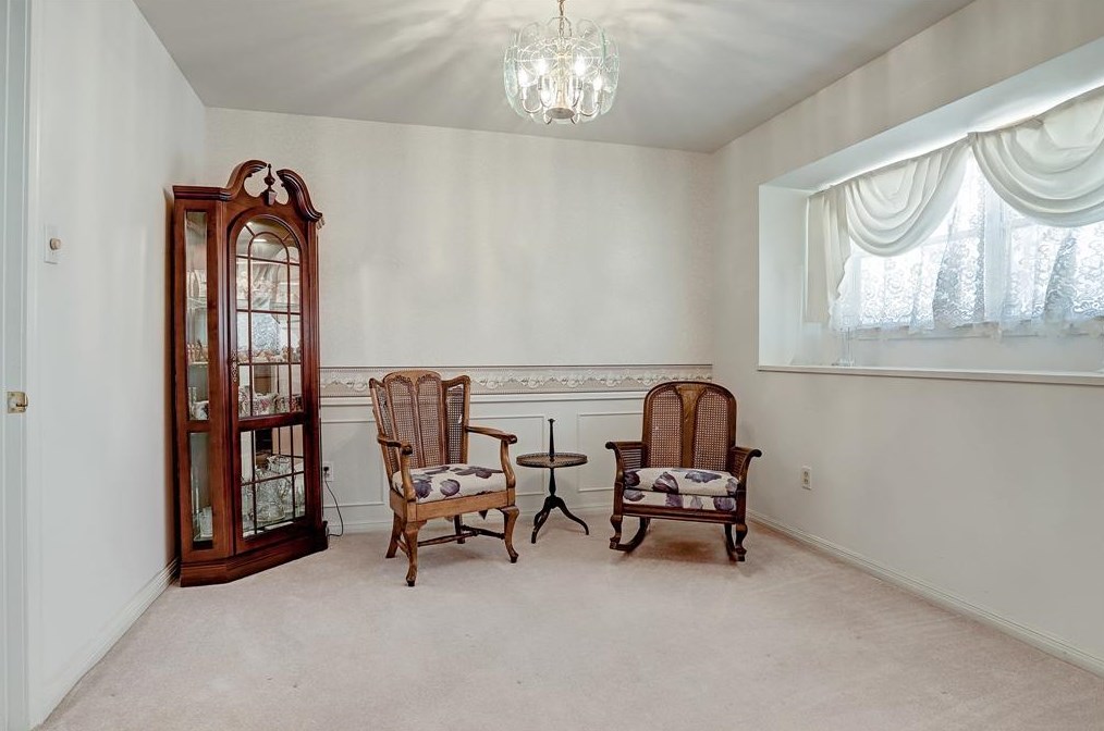 5615 Yarwell Dr, Houston TX  77096-3921 exterior