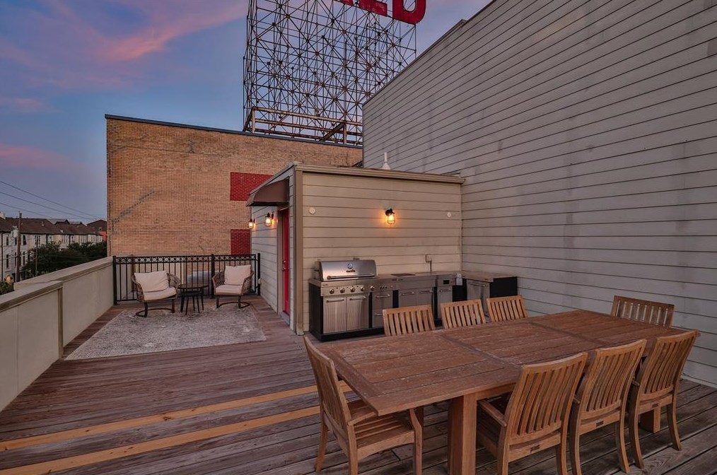 2504 Rusk St, Houston TX  77003-3135 exterior