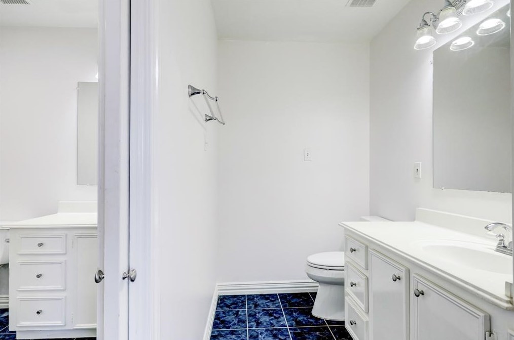 4720 Cashel Cir, Houston TX  77069-3504 exterior
