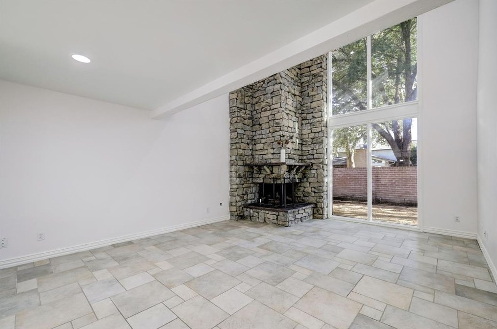 4720 Cashel Cir, Houston TX  77069-3504 exterior