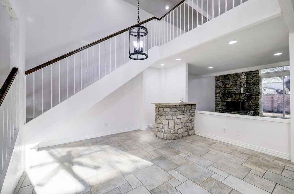 4720 Cashel Cir, Houston TX  77069-3504 exterior