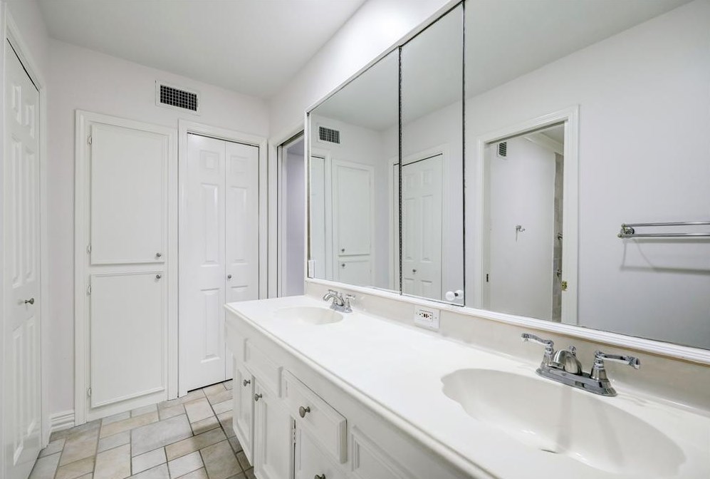 4720 Cashel Cir, Houston TX  77069-3504 exterior