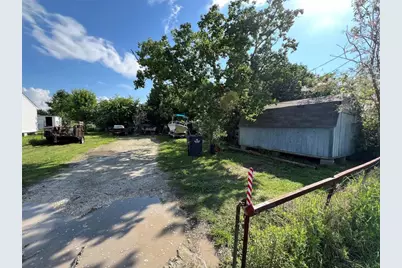 2416 E Bayshore Drive, Dickinson, TX 77539 - Photo 1