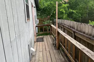 2416 E Bayshore Dr, Dickinson, TX 77539 - Photo 3