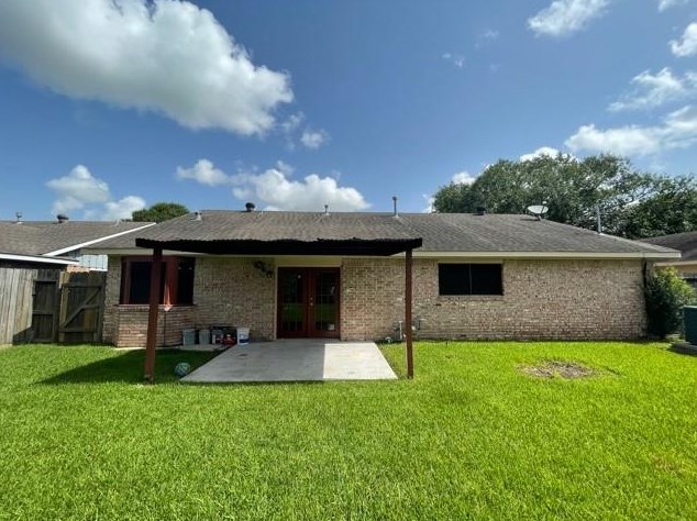 11610 Kirkmeadow Dr, Houston TX  77089-2324 exterior