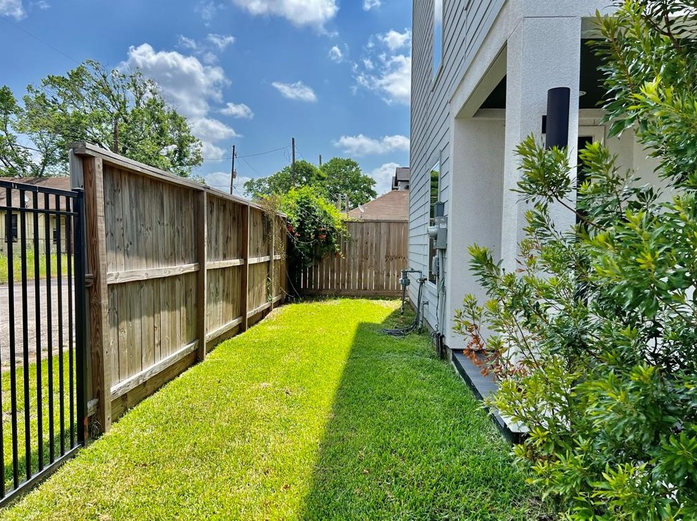618 Meadow St, Houston TX  77020-5942 exterior