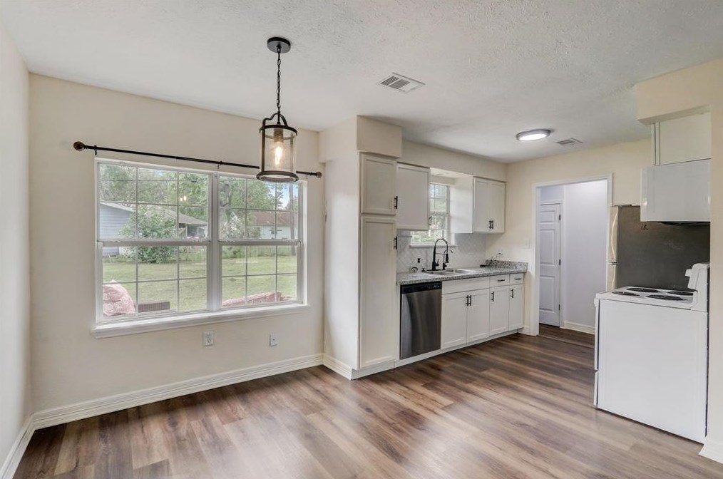 10413 Wolbrook, Houston TX  77016-3207 exterior