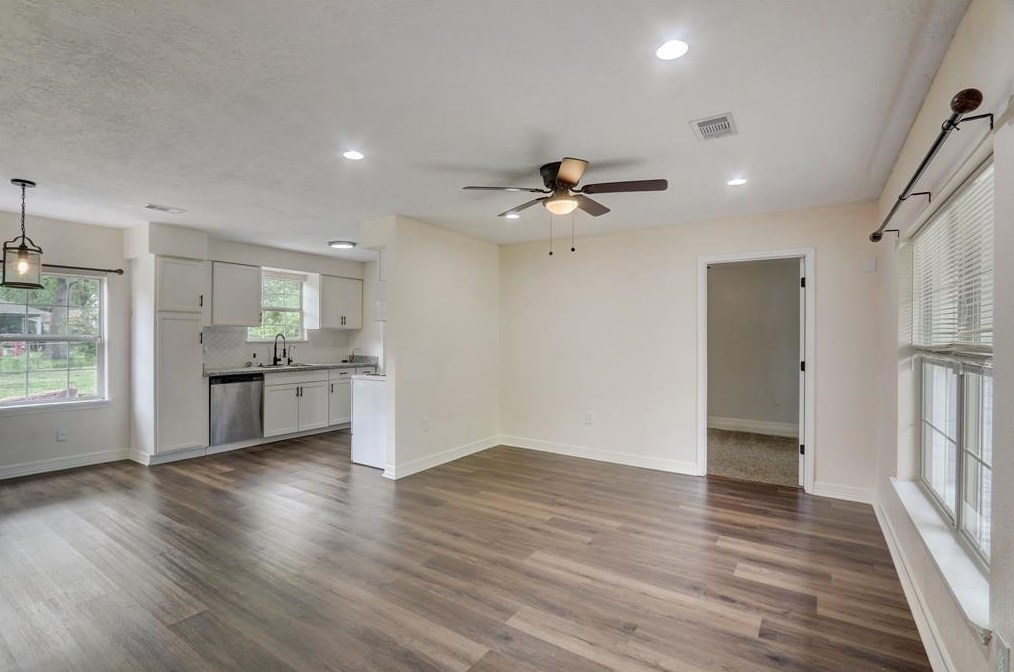 10413 Wolbrook, Houston TX  77016-3207 exterior