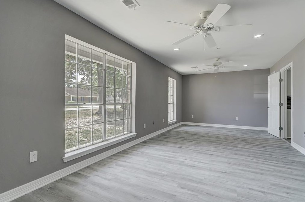 25302 Oakhurst Dr, Spring TX  77386-1425 exterior