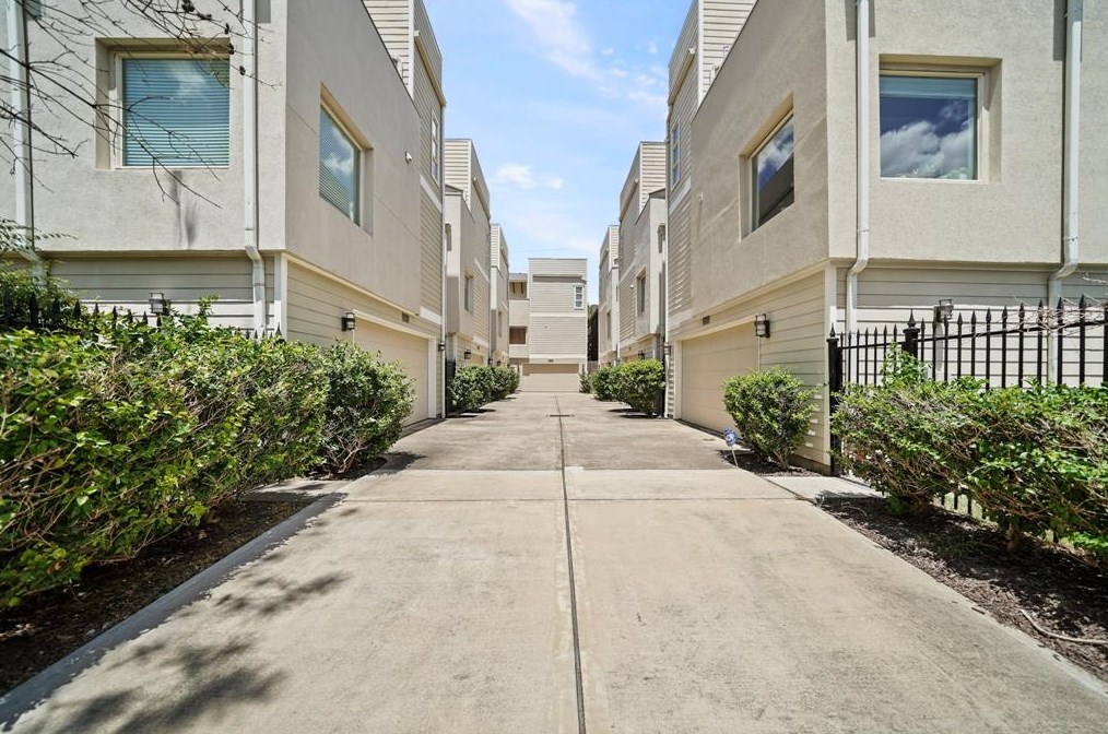 1512 Crockett St, Houston TX  77007-4181 exterior