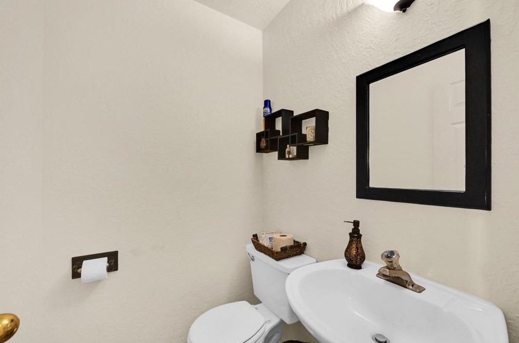 14615 Oak Chase Dr, Houston TX  77062-2212 exterior