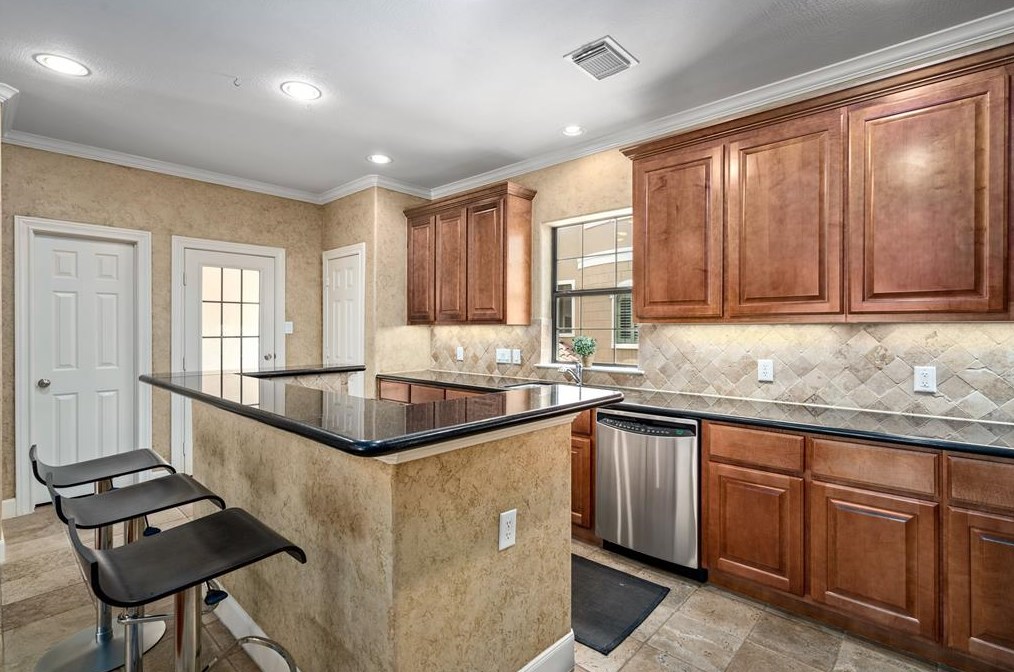 1017 Gross St, Houston TX  77019-3711 exterior