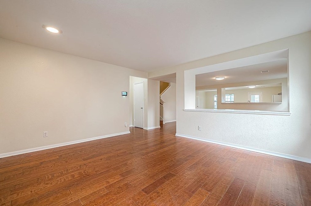 15230 Lynford Crest Dr, Houston TX  77083-8012 exterior