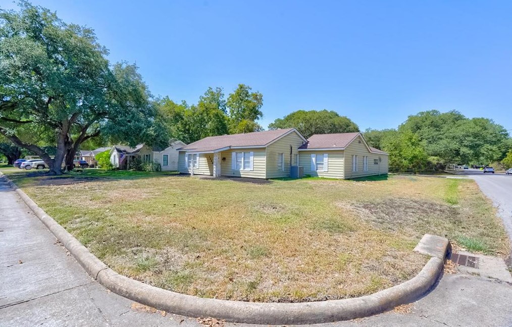 1300 Brazos St, Richmond TX  77471-3347 exterior