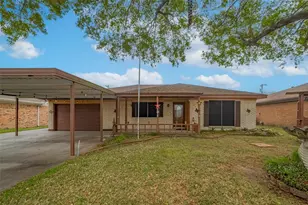 2426 15th Ave N, Texas City, TX 77590 - Photo 1