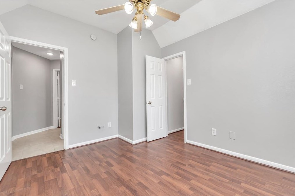 15211 Oak Ter Dr, Houston TX  77082-4026 exterior