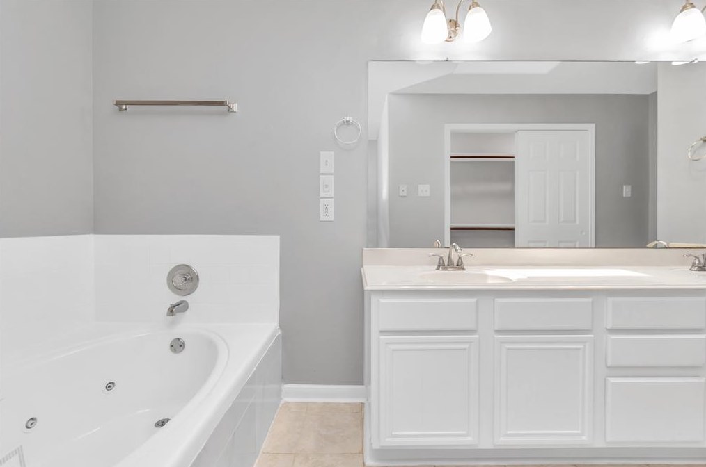 15211 Oak Ter Dr, Houston TX  77082-4026 exterior