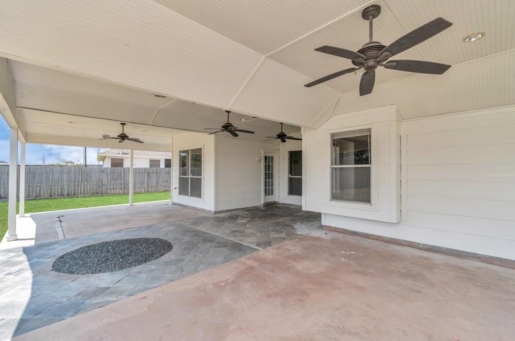 15211 Oak Ter Dr, Houston TX  77082-4026 exterior