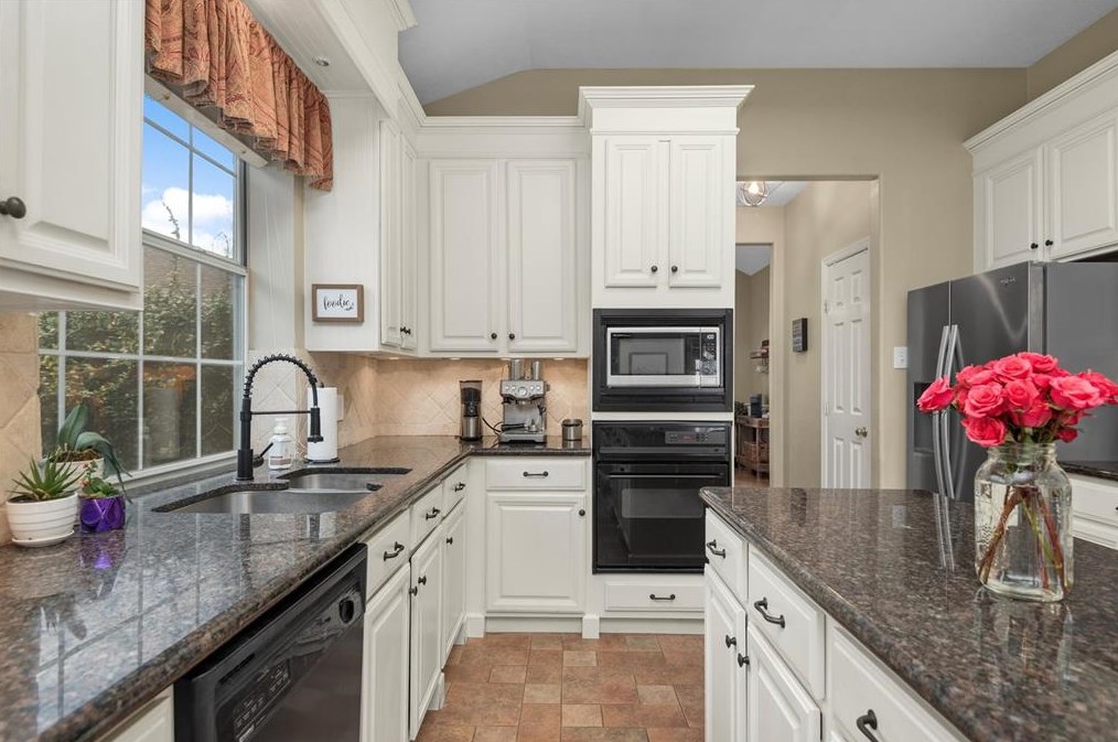 17807 Stoney Glade Ct, Houston TX  77095-4446 exterior