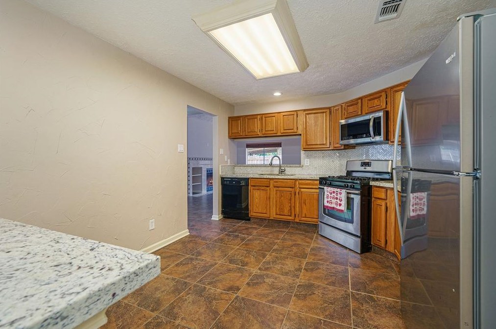 2402 Pebbledowne Cir, Sugar Land TX 77478-6079 exterior