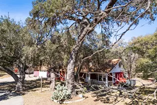 1473 Co Rd 411, Uvalde, TX 78801 - Photo 7