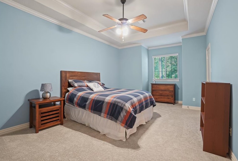13203 Msn Vly Dr, Houston TX  77069-2520 exterior