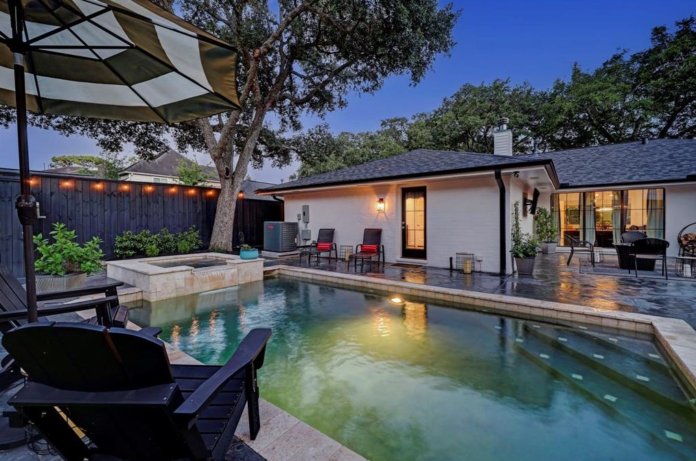 3622 Durness Way, Houston TX  77025-2518 exterior