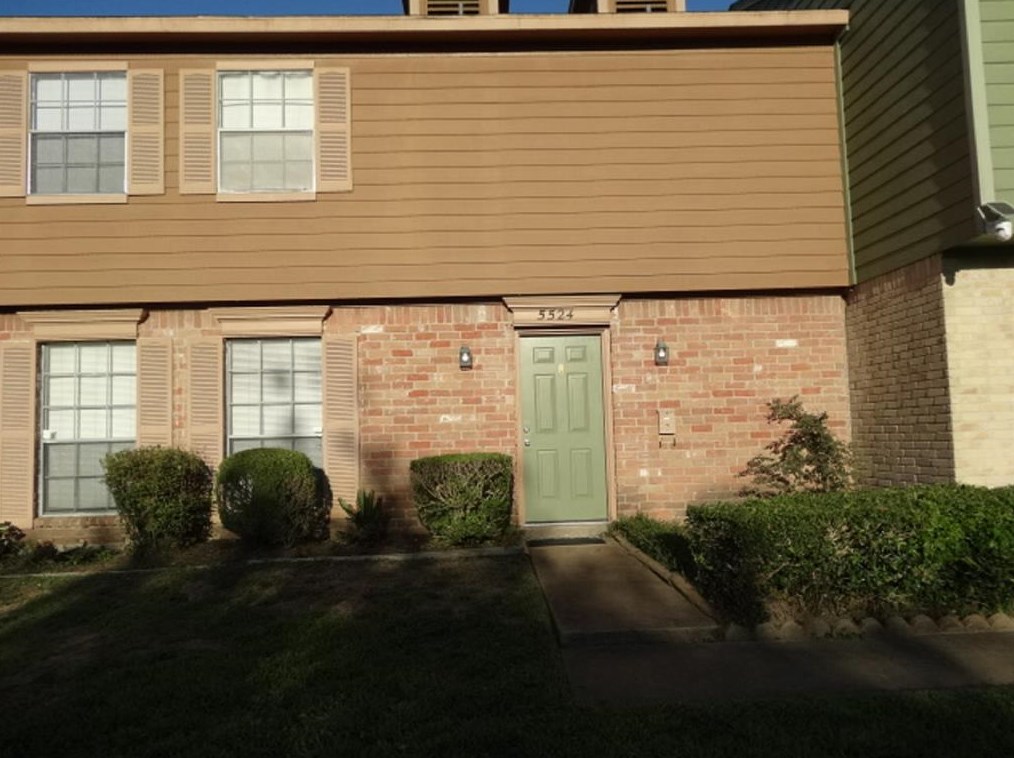 5524 Deep Forest Dr, Houston TX  77092-2328 exterior