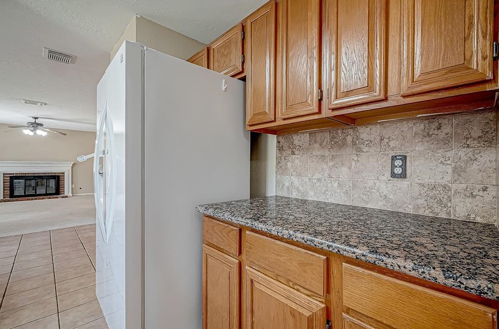 7818 Sunny Rdg Dr, Houston TX  exterior