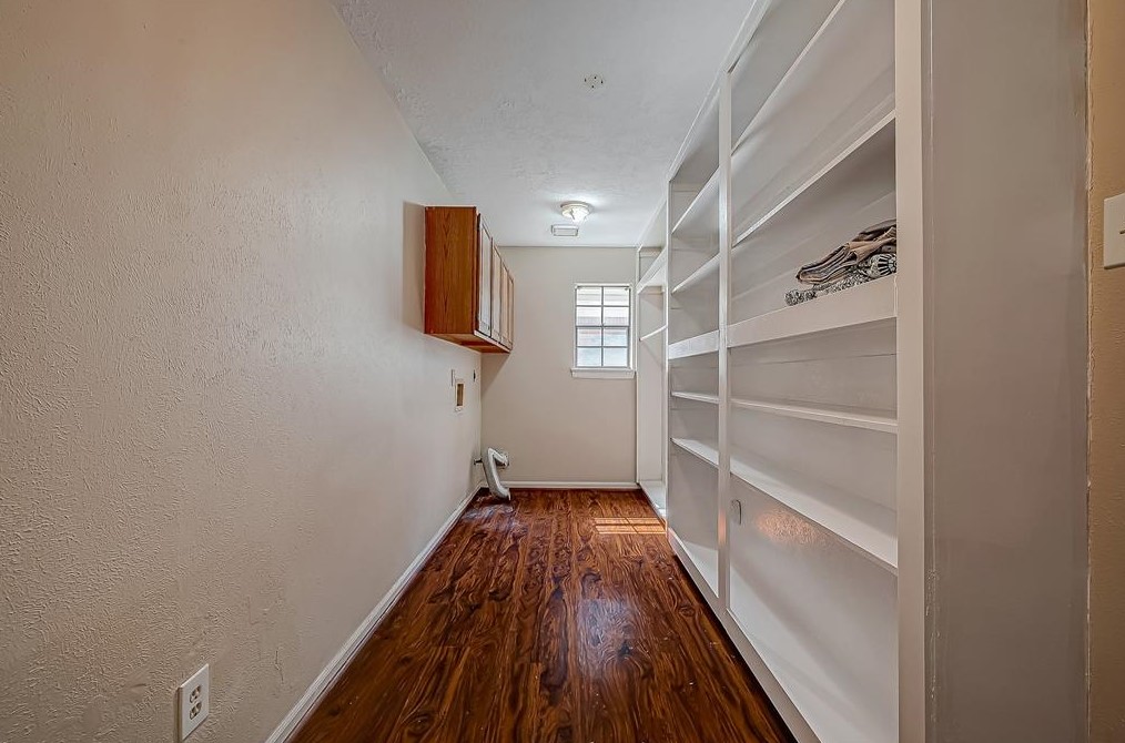 7818 Sunny Rdg Dr, Houston TX  exterior