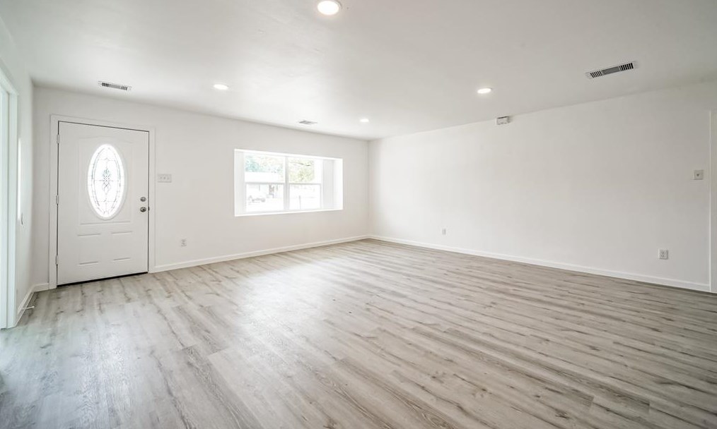 2412 Hampton, Houston TX  77088-4614 exterior