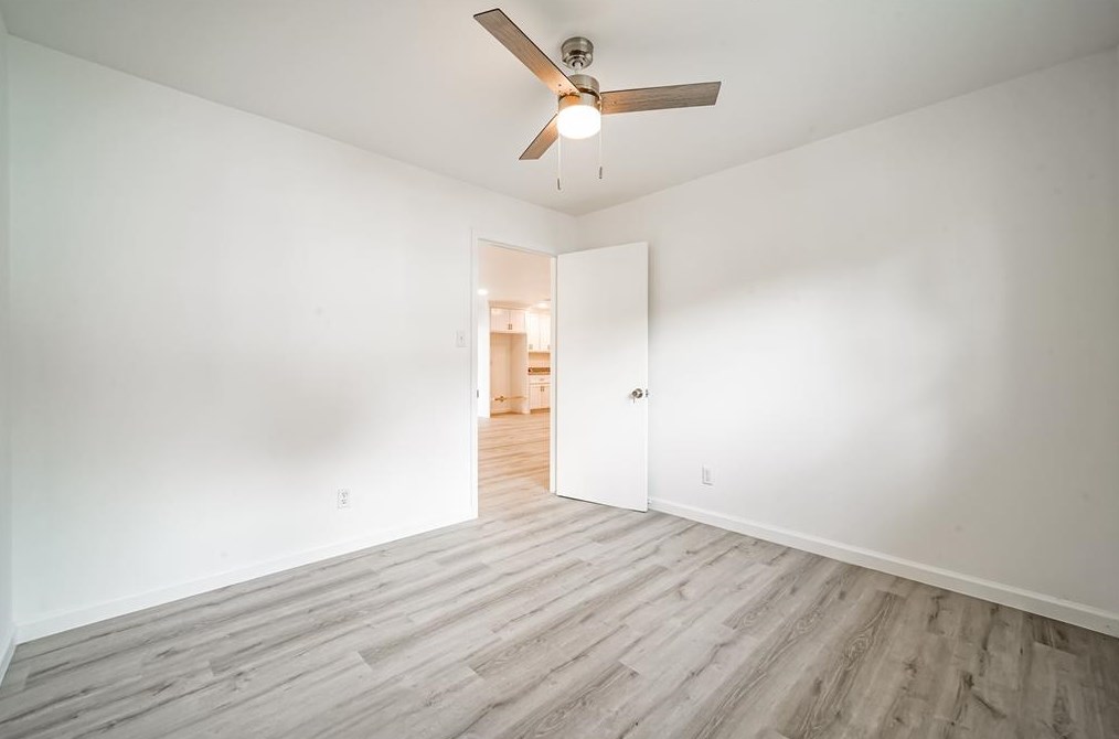 2412 Hampton, Houston TX  77088-4614 exterior