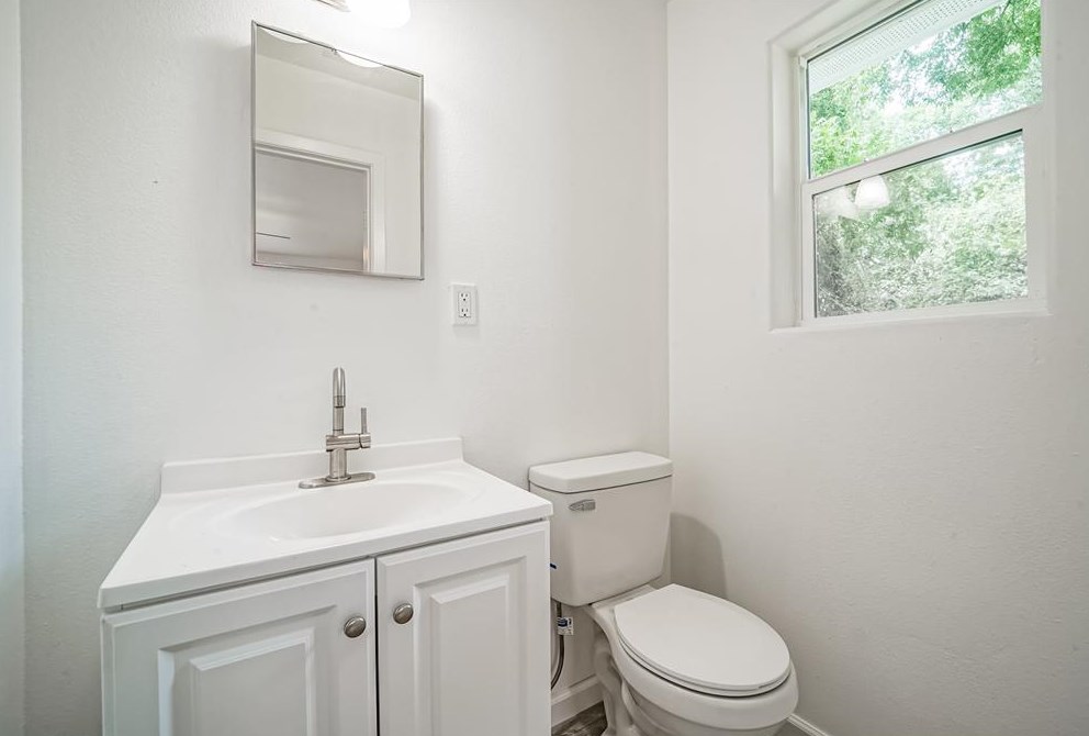 2412 Hampton, Houston TX  77088-4614 exterior