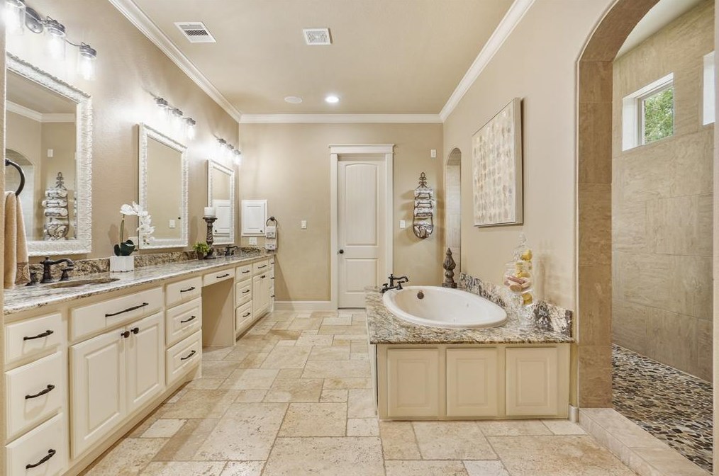 32622 Waterworth Ct, Fulshear TX 77441-4366 exterior