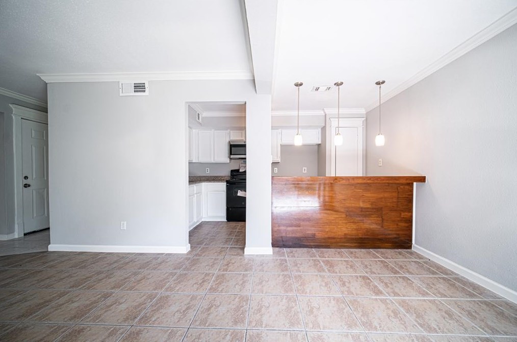 12329 Springcrest Dr, Houston TX  77072-3218 exterior