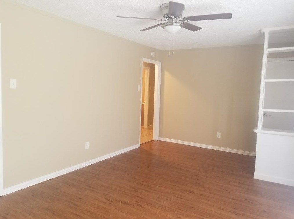 10421 Hinds St, Houston TX  77034-2002 exterior