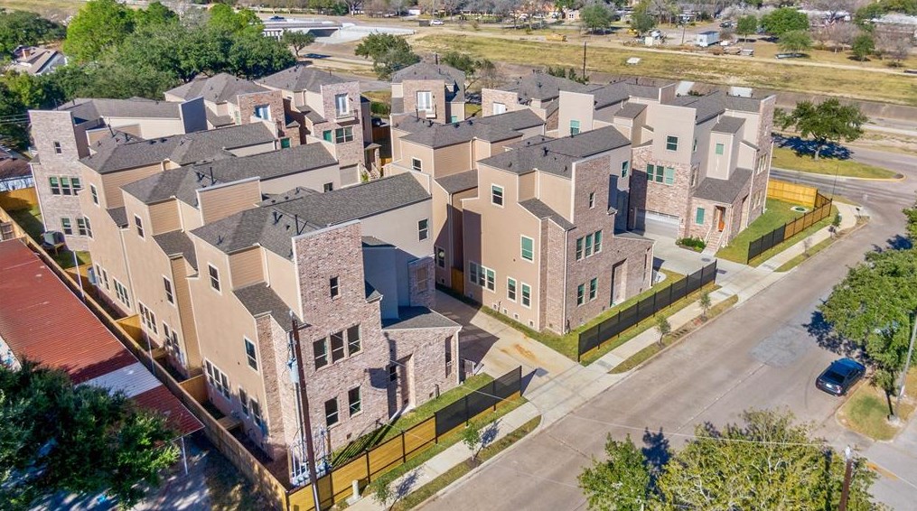 9406 Glenfield Ct, Houston TX 77096-3802 exterior