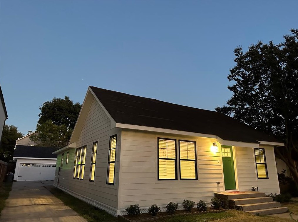 1012 Dorothy St, Houston TX  77008-6644 exterior