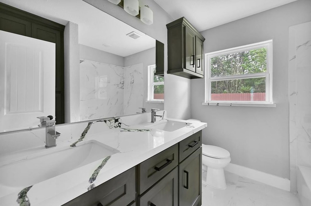 5938 Beldart St, Houston TX  77033-1246 exterior